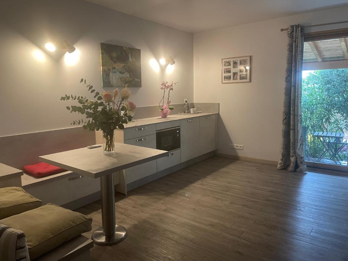 Bed and Breakfast Le Lion D'Or En Perigord Mauzac-et-Grand-Castang Екстер'єр фото